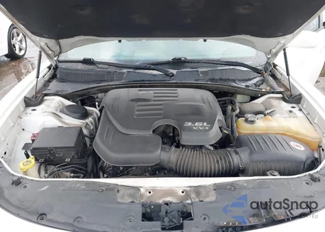 2015 Dodge Charger Sxt z USA, uszkodzony, nr VIN 2C3CDXHG7FH721663